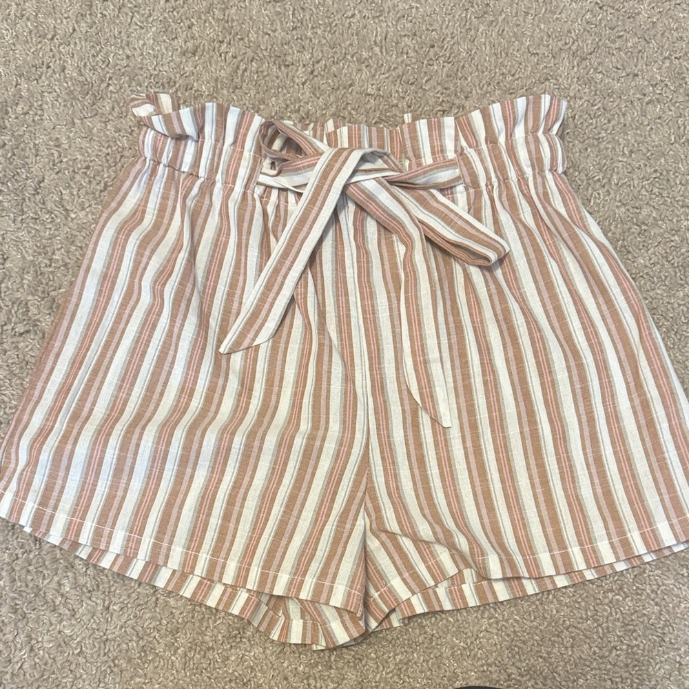 Stretchy striped shorts - Picture 1 of 3